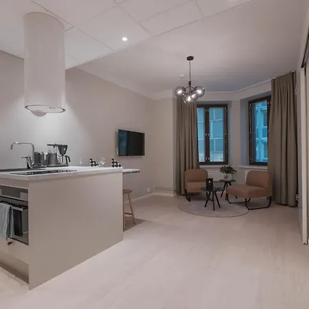 Huoneisto Forenom Kauppakatu 4*